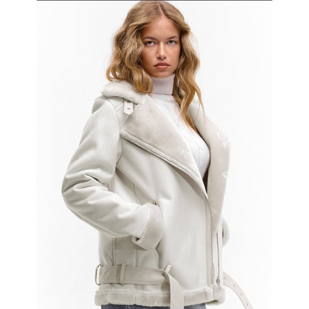 NWT Aritzia Medium Beige Faux Fur Lined Zip Up Coat